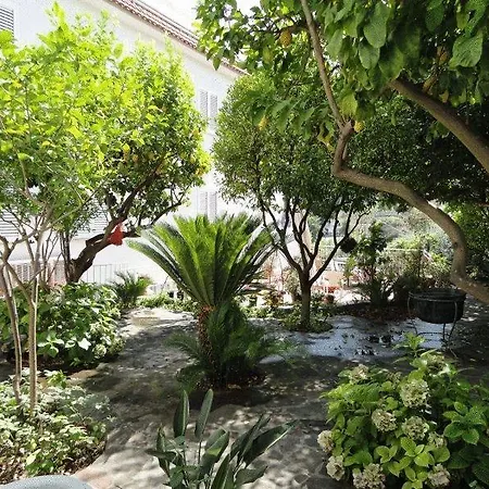 Hotel Candia 3*