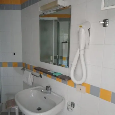 Hotel Candia 3*